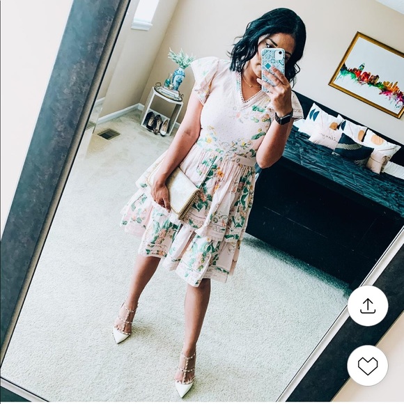 Valentino t strap caged Rockstud heels in ivory/blush - Picture 4 of 9